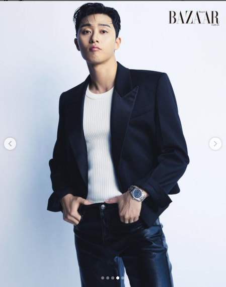 Trang phục dìm dáng vẫn không thể lấp nổi vẻ đẹp trai, đầy nam tính của “phó chủ tịch” Park Seo Joon - Ảnh 2
